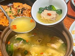 正宗两年土鸡汤（半只）-李东农庄(中南百草园地标店)