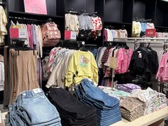 -H&M(鹏欣水游城店)