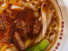 招牌红烧牛肉米粉-呷佬·长沙手工米粉(金沙江路店)