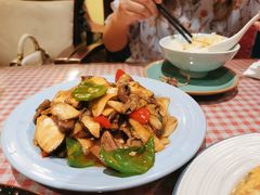 猪肝炒杏鲍菇-吉事利茶餐厅