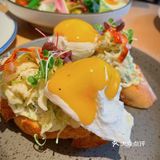 外摆用餐氛围感十足，超级适合约会的西餐厅