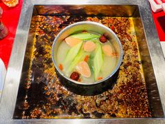 -二荆条·蜀鲜汇城市森林火锅
