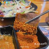 一口就炸裂了口腔。无敌好吃了！海鲜葱饼：虽然我不爱吃葱