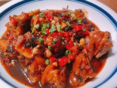 红烧猪蹄-辣得叫湘菜(四明店)