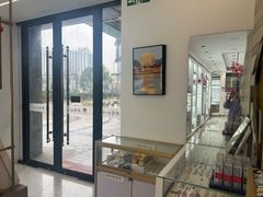 -眼博士眼镜(临港宝龙店)