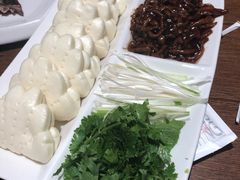 京酱肉丝夹-北李妈妈菜·虾爬子大锅贴(贵和店)