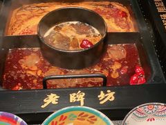 -老牌坊云南鱼豆花火锅(哈西万达店)