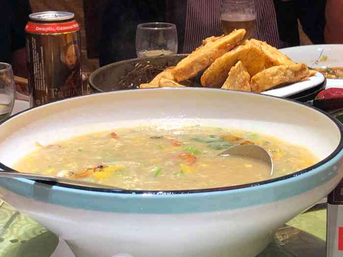 大的饭店 「香煎鲈鱼」味道还不错的,可以尝试 「萝卜丝大虾疙瘩汤」