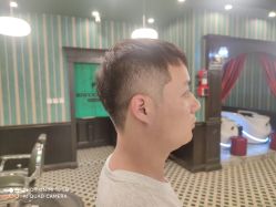 -海文先生国潮烫染男士理发馆