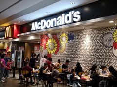 等位区-麦当劳(皇岗路店)