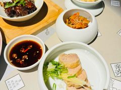 -穹六人间 people 6(岳阳路店)