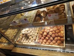 红丝绒泡芙-糕材生•糕点•生日蛋糕(兴华街店)