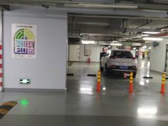 -九六广场-停车场