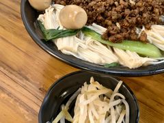 -丽虹云南过桥米线(兴工街店)