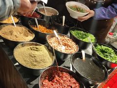 -爆炸头阿姨小四川正宗川味小吃(无任何分店)