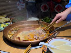 -洱火云南酸菜牛肉火锅(石景山当代商城店)