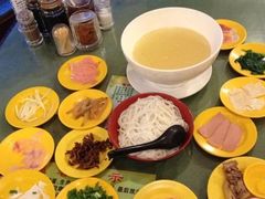 -官渡李记小锅米线(新亚洲体育城百合园东北)