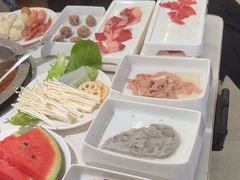 -嘎琉鲜切牛肉自助火锅
