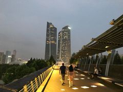-南京眼步行桥
