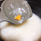 十五分钟快手早餐！营养美味的皮蛋瘦肉粥