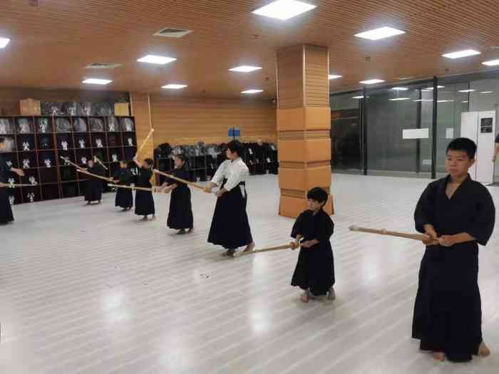 鑫鸢剑道馆-"教练很热情,很细致的讲解了剑道的历史和动.