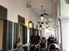 等位区-星巴克臻选(广州沙面店)