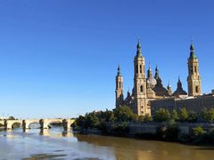 -皮拉尔圣母圣殿主教座堂