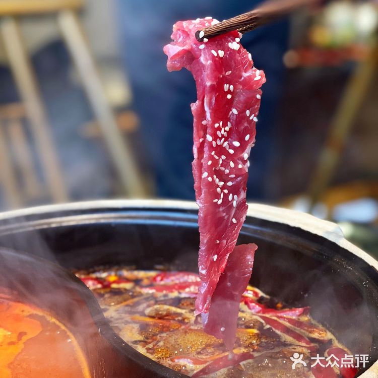 魔都探店｜火爆全网的郭铁柱泥炉老火锅他来了！