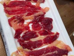 -来龍儿鲜切牛肉自助老火锅