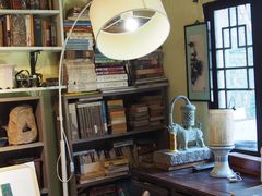 -邊城書店