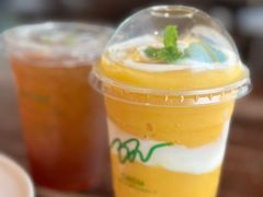 -Chom Cafe and Restaurant