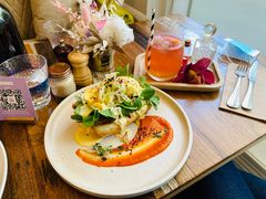 -FLOVIE FLORIST CAFE