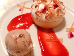 柠檬蛋白蛋糕-非常时髦餐厅VUE Restaurant(外滩茂悦大酒店)