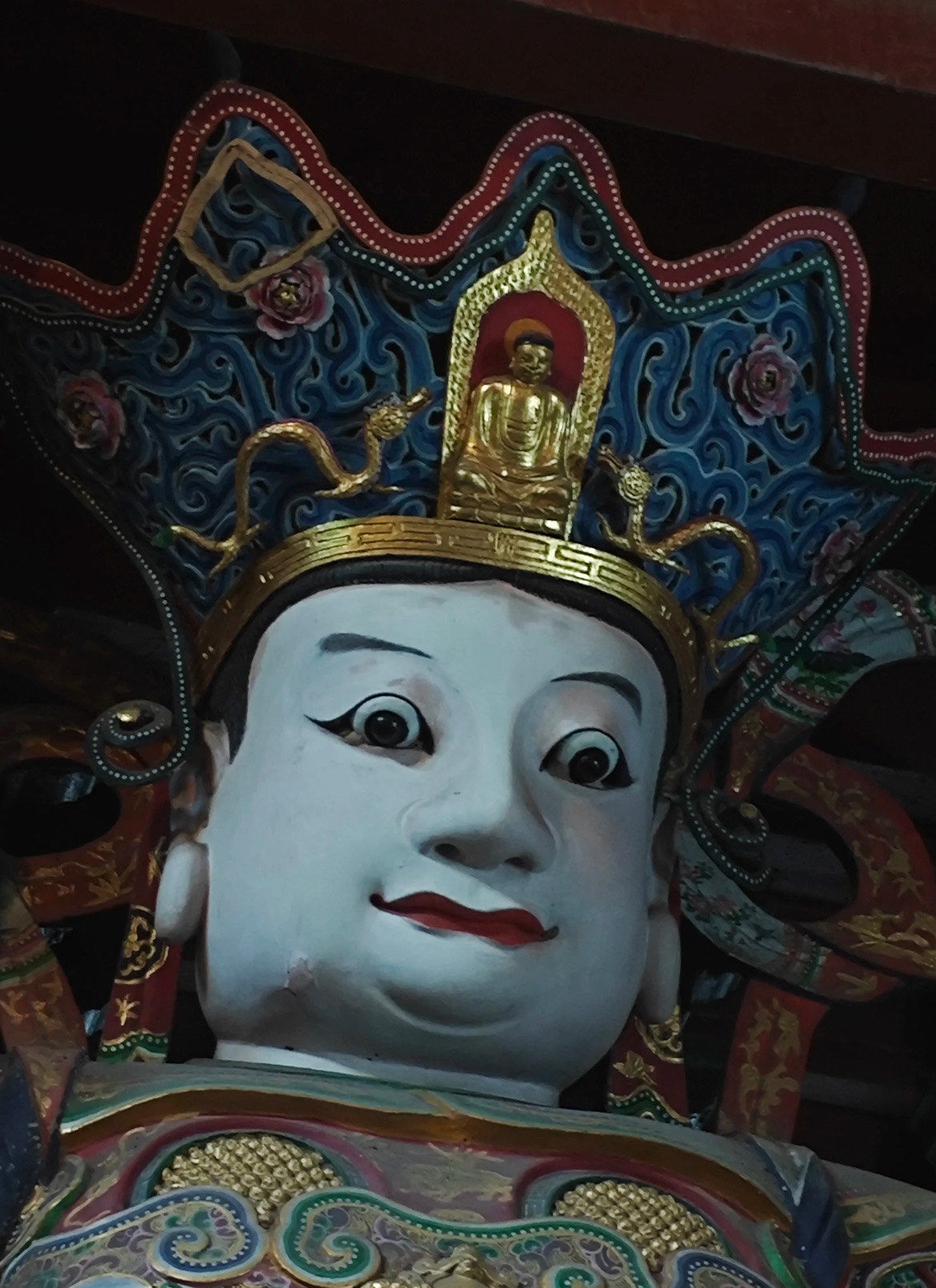 不怒自威的佛像