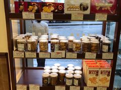 面包甜点陈列柜-红宝石·鲜奶小方·海派西点房(金杨店)