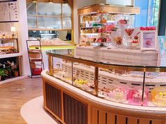 面包甜点陈列柜-巴黎贝甜(阳光上东店)