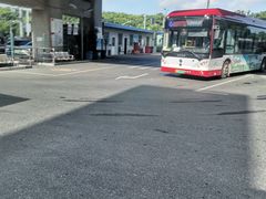 -佘山地铁站-停车场