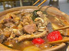 七彩泡椒牛腩牛杂煲-夜椒瑶·广西大排档(八卦岭店)
