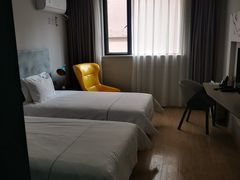 -白玉兰酒店(上海田子坊马当路地铁站店)