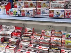 -泡泡玛特POPMART(杭州乐堤港店)