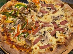 鸡肉蘑菇披萨-CASA卡撒意式西餐厅