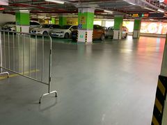 -龙湖天街-停车场