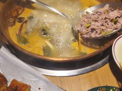 -洱火云南酸菜牛肉火锅(石景山当代商城店)