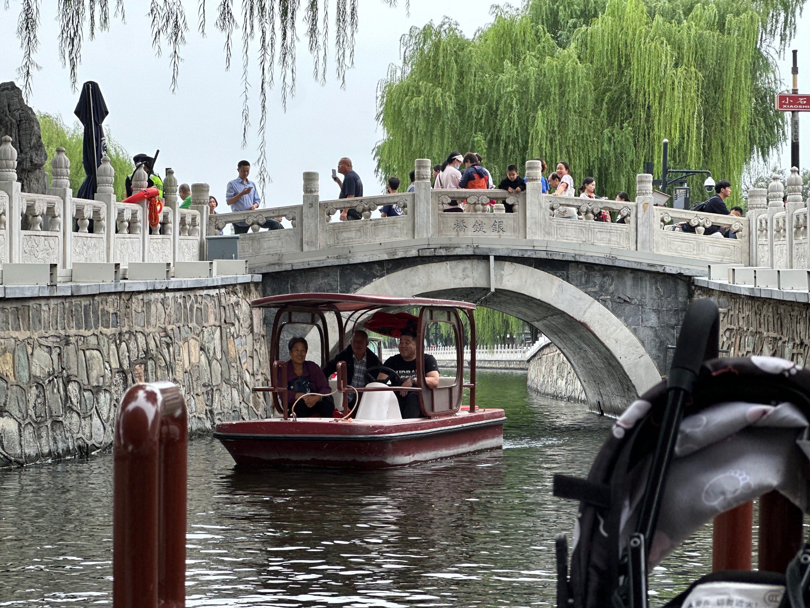 秋高气爽宜划船