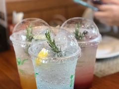 -Chom Cafe and Restaurant