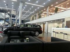 -天津波士信达奔驰4S店(卫津南路店)