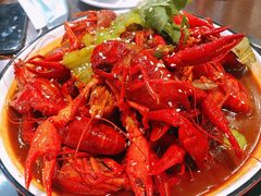 -虾弄弄海派小龙虾·牛羊蝎子火锅