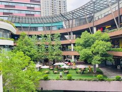 -瑞虹新天地月亮湾
