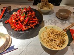 -巴厘龙虾·榜首油焖大虾(音乐学院·沿江酒馆店)