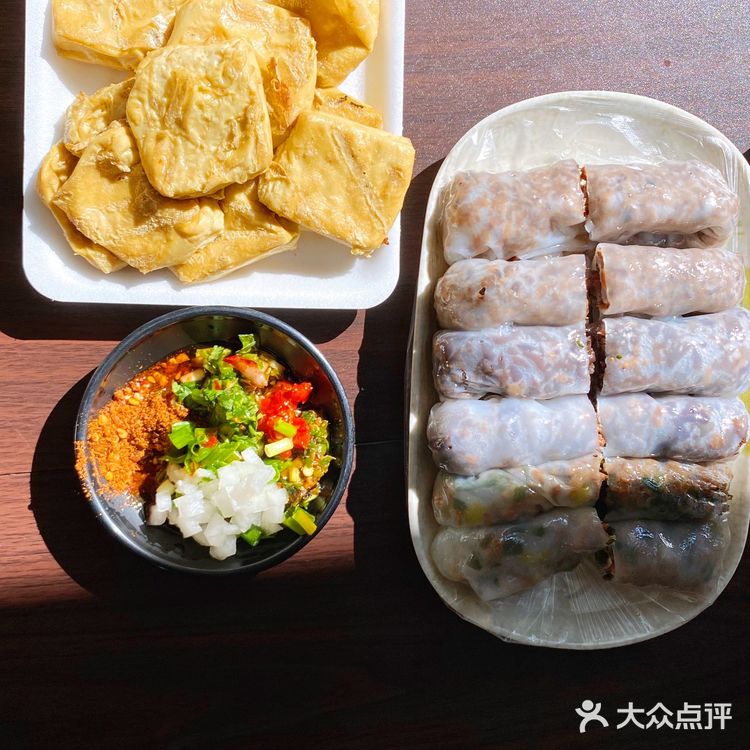 昆明必吃越南小卷粉:12元吃到扶墙